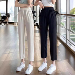 夏の薄いタイプの八分の清涼な氷のズボンの女性の小さい体はゆったりしています。