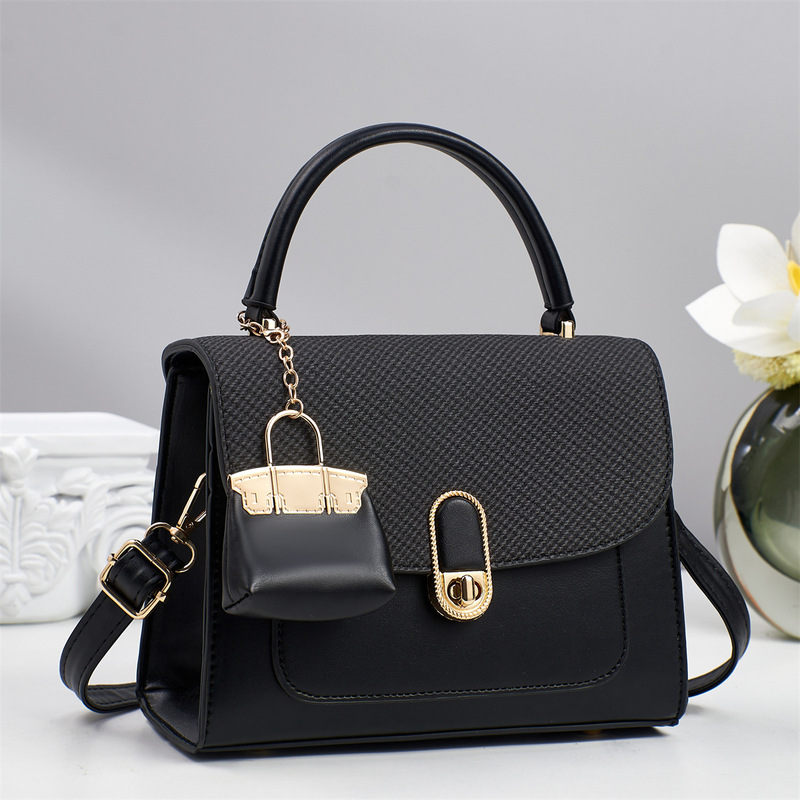 Fashion Versatile Small Square Bag 2025 New Single Shoulder Crossbody Handheld Small Square Bag Trendy Korean Version Coin Purse Stylish Trendy Fashion Versatile Small Square Bag 2025 New Single Shoulder Crossbody Handheld Small Square Bag Trendy Korean Version Coin Purse Stylish Trendy