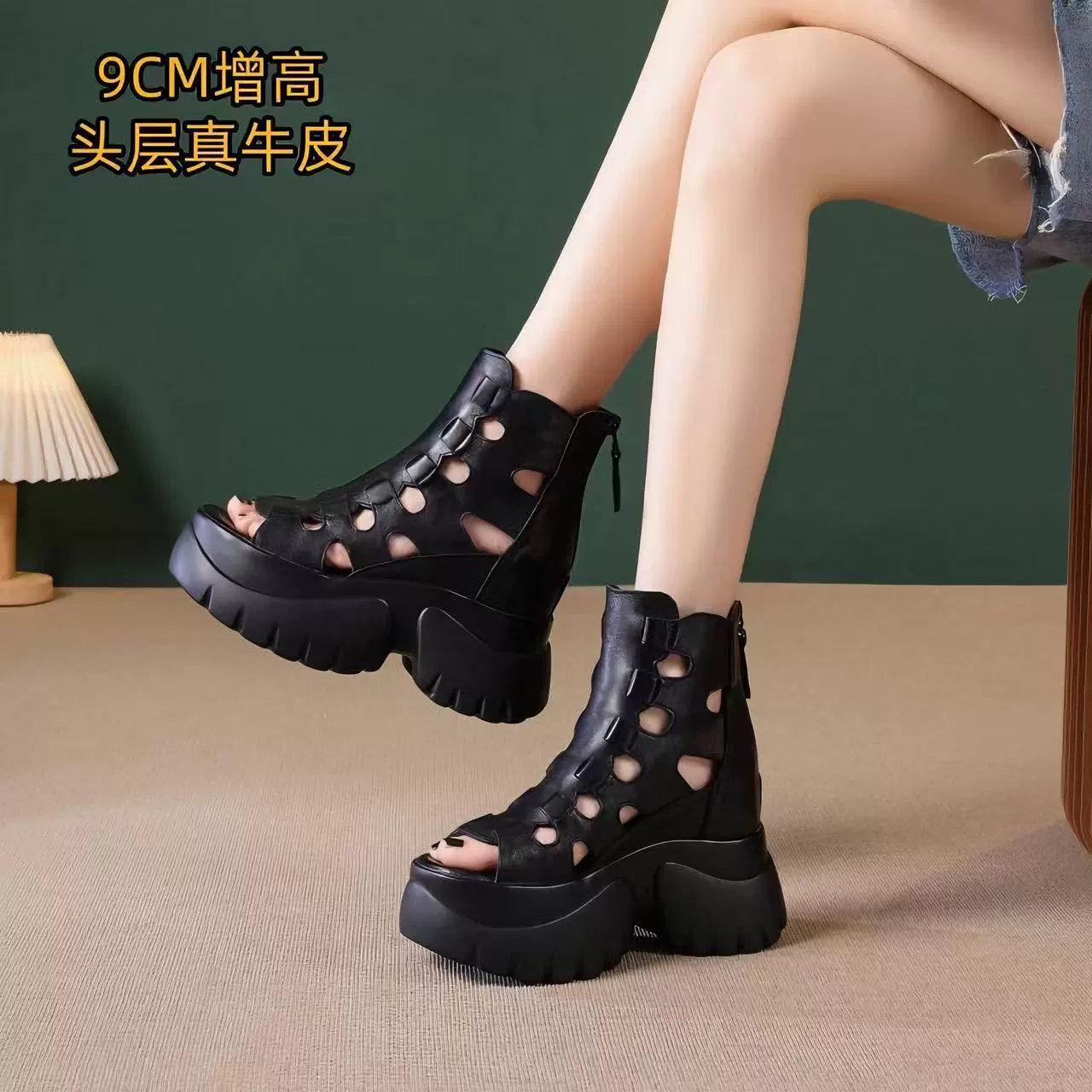 Кожаные римские сандалии женщины носят летние женщины