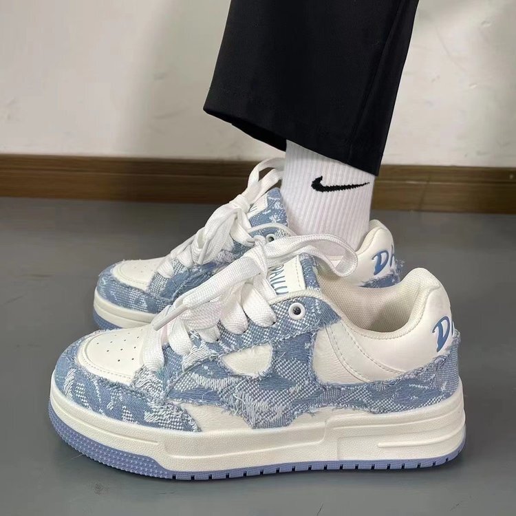 Spring Niche Design Distressed Thick-Soled White Shoes, Chinese Fashion Women's Versatile Bread Shoes, Student Sports Skateboard Shoes