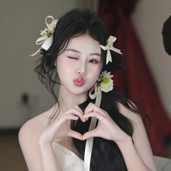 甘美な白い蝶結びの花のヘアピンの新婦の頭飾りはシンプルです。