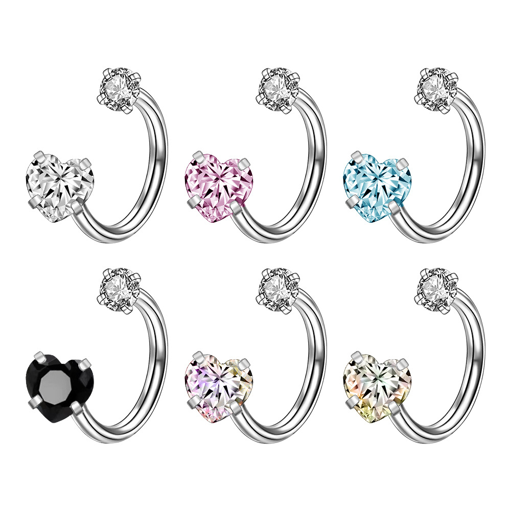 Piercing de nariz y cuff de oreja con zirconia en corazón_voghion.com
