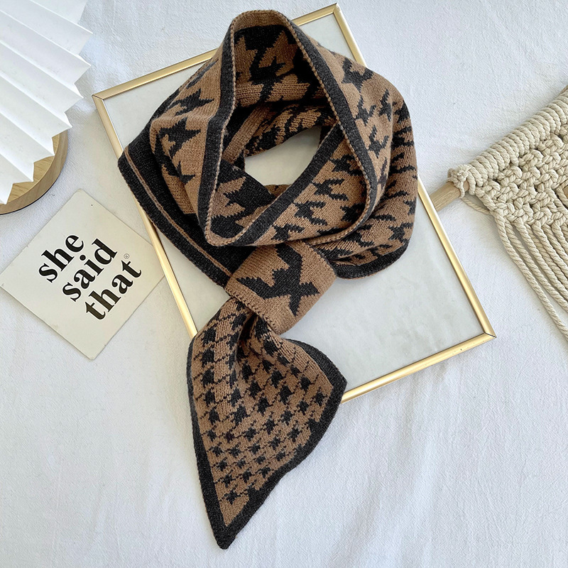 Nuevo tipo de bufandas cruzadas coreanas de otoño y invierno de ajedrez de punto de cuadros perezosos perforación bufandas de cuello