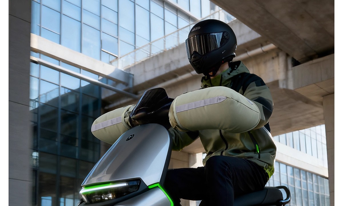 New Electric Motorcycle Handlebar Winter Gloves, Warm and Thickened, Waterproof and Windproof, Suitable for Men and Women, Universal