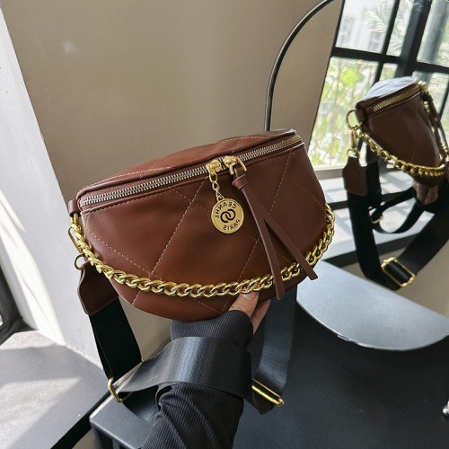 New Spring/Summer Women's Rhombus Chain Bag: Stylish, Versatile Crossbody Bag with Instagram-Worthy Texture, Perfect as a Chic Chest Pocket.