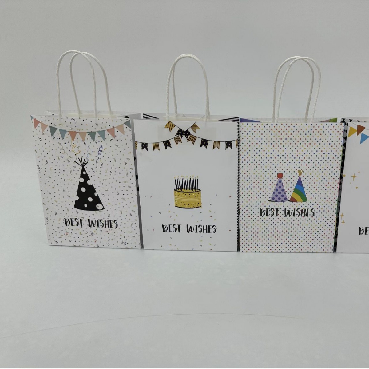 120g de piel de vaca fresca serie de diseño de patrón bolsa de regalo bolsa de papel bolsa de mano suministro de stock image 3