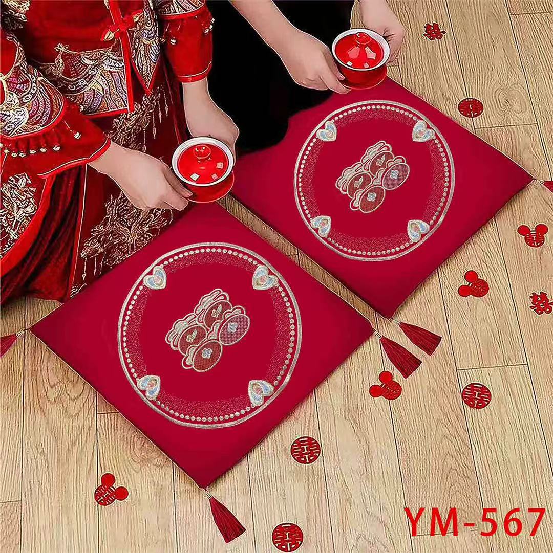 Suministros de Boda boda tostada té estera boda de rodillas culto Xi estera engrosada rojo festivo estilo chino Fu estera al por mayor