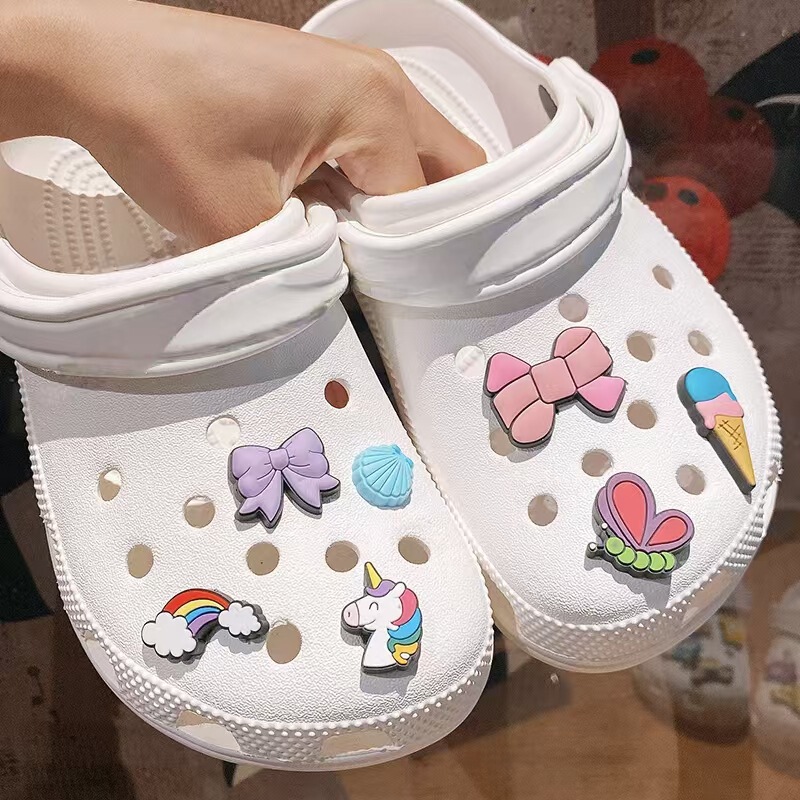[in stock Wholesale] Hole Shoes Accessories Shoe Flower Rainbow Unicorn diy Zhibixing Shoe Buckle Removable Shoe Decoration