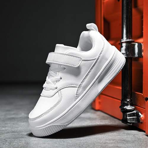 White canvas sneakers for boys and girls, new spring edition, leather surface, waterproof, suitable for older children.
