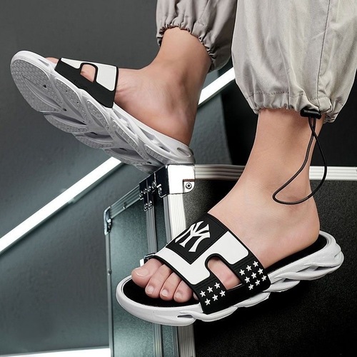 Summer Men's Outdoor Wear-Resistant Flip-Flops | Home & Leisure Non-Slip Slippers | Trendy Fashionable Couple's Outdoor Slide Sandals