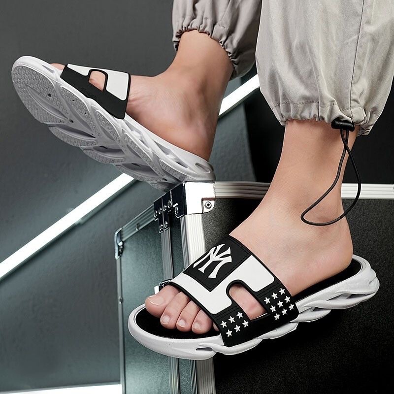 Slippers Summer Men's Wear-resistant Sandals Household Casual Non-slip Slippers Outdoor Thick-soled Fashionable Customized Slides