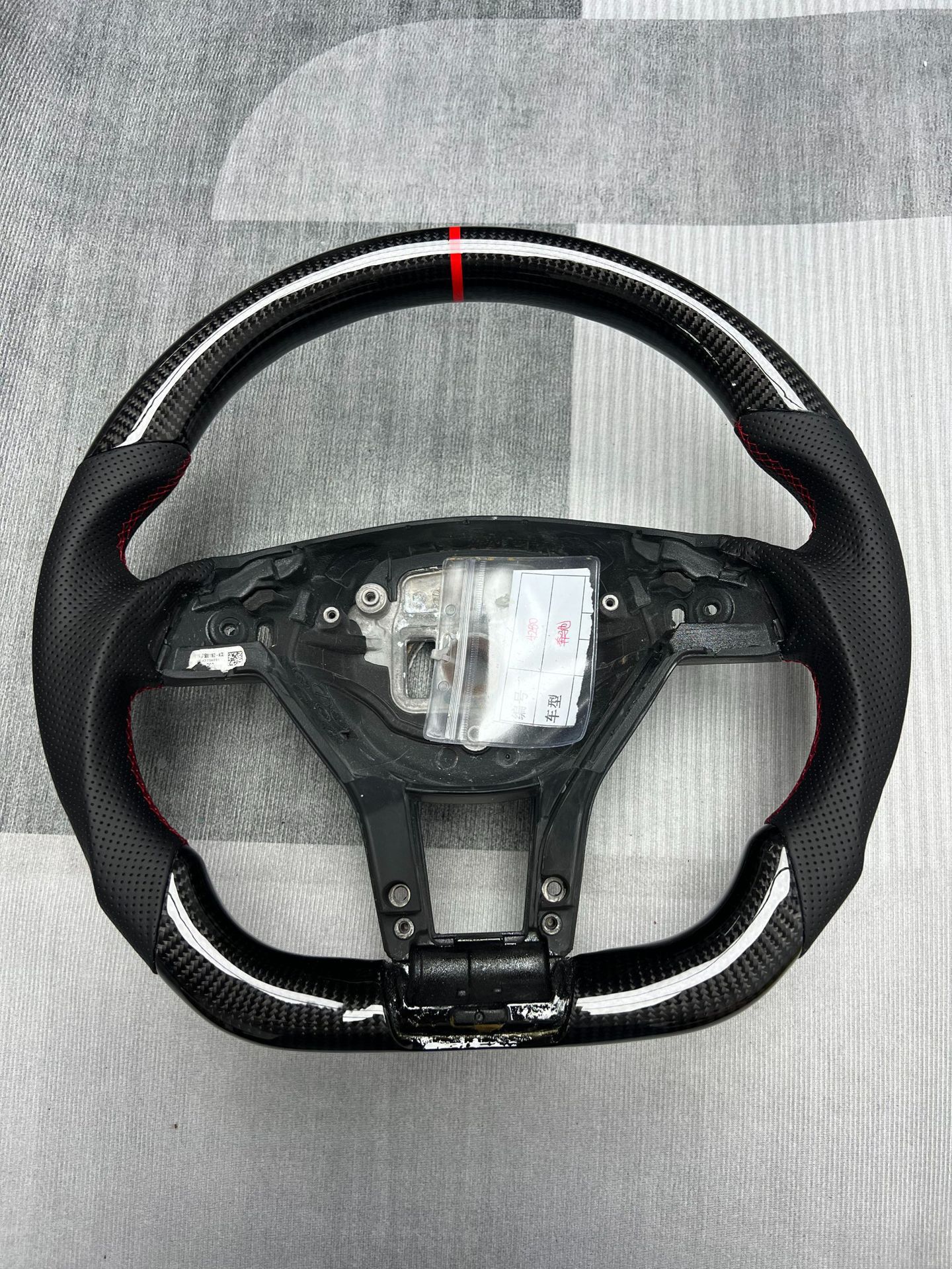 Source Factory Car Steering Wheel Modification, Suitable for Mercedes E-Class Car Carbon Fiber Steering Wheel Processing and Customization