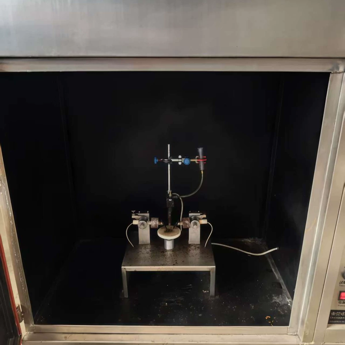 Машина для проверки следов утечки