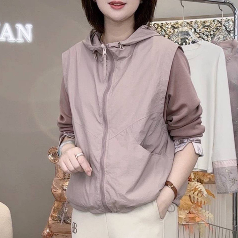 2024 Spring and Summer New Age-Reducing Thin Style Loose Slimming Look Versatile Hooded Double-Sided Sun Protection Vest Women's Trendy Short Style