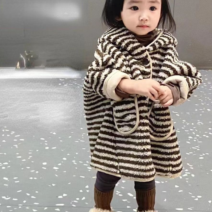 女童秋冬外套2025新款宝宝加绒加厚中长款大衣儿童羊羔毛连帽外套