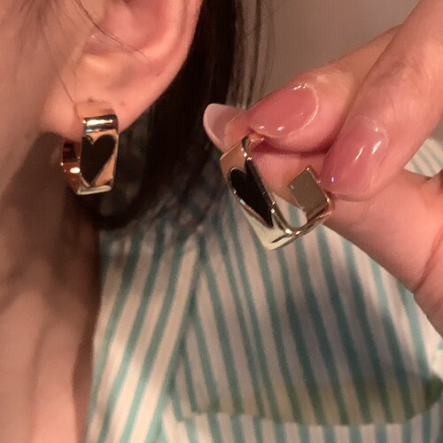 S925 Silver Needle Light Luxury Niche Cold Style Pearl Earrings Versatile Temperament Dark Geometric Stud Earrings