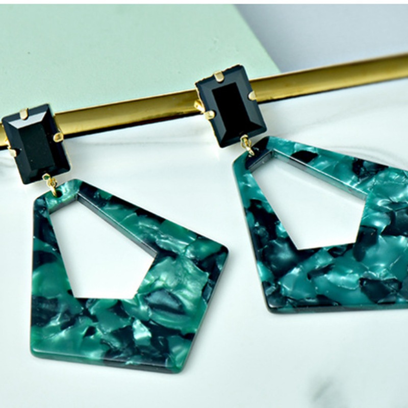 Korean Version Of Fashion Retro Green Acrylic Geometric Earrings display picture 1