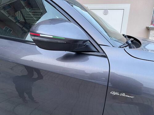 Car rearview mirror decorative sticker suitable for Alfa Romeo reflective body car modification sticker J37