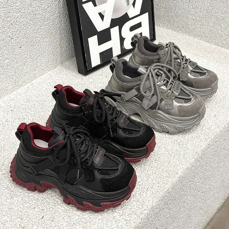 Толстая подошва серебристая мода папочка обувь женская 2024 осень новая дикая повседневная обувь увеличивает легкую спортивную обувь