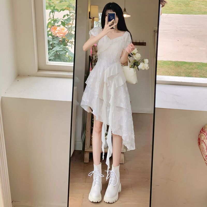 French Design Irregular Puff Sleeve Dress 2025 Summer Square Neck Waist Slimming Holiday Style Princess Dress