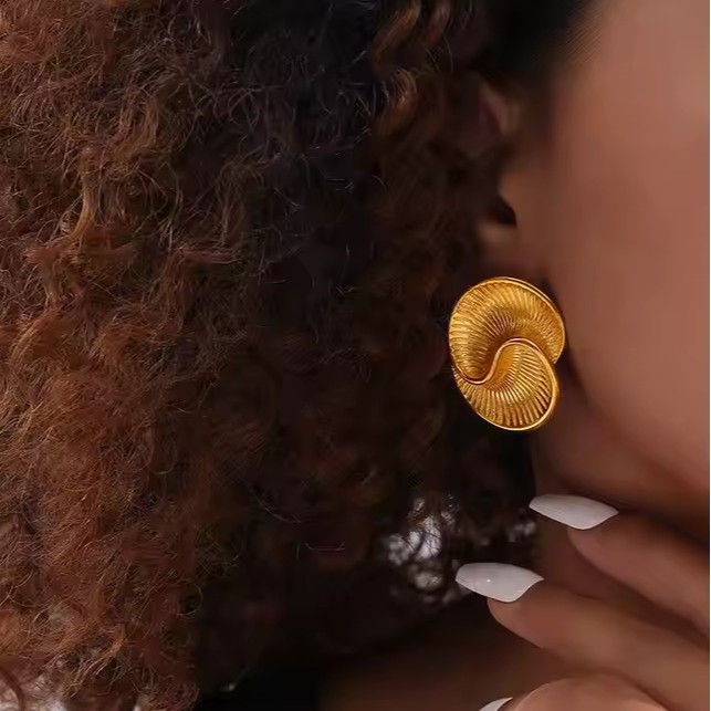 Tina transfronteriza inswind pernos de acero inoxidable para mujeres no decolor acero de titanio chapado en oro 18K pernos de anillo de nicho de alta calidad