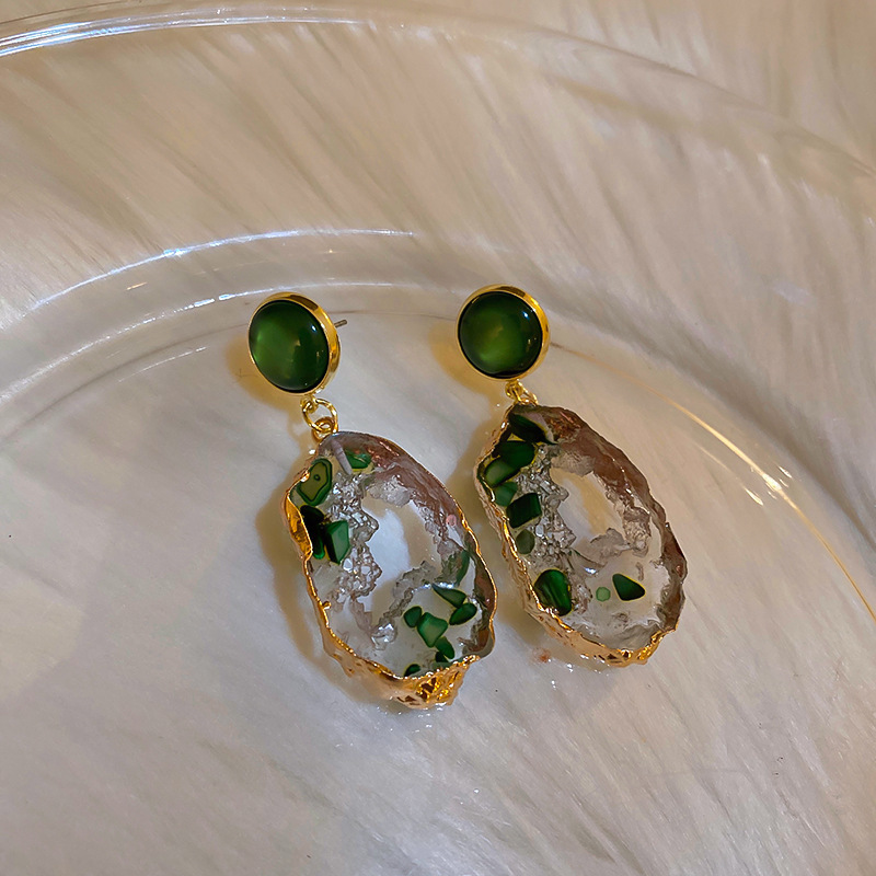2021 New Oval Shape Fashion Artificial Emerald Earrings display picture 5