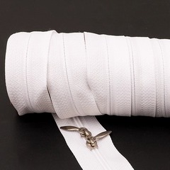 布団カバーのファスナーの長さを厚くして、家庭用のダブルベッドのシーツをカバーします。