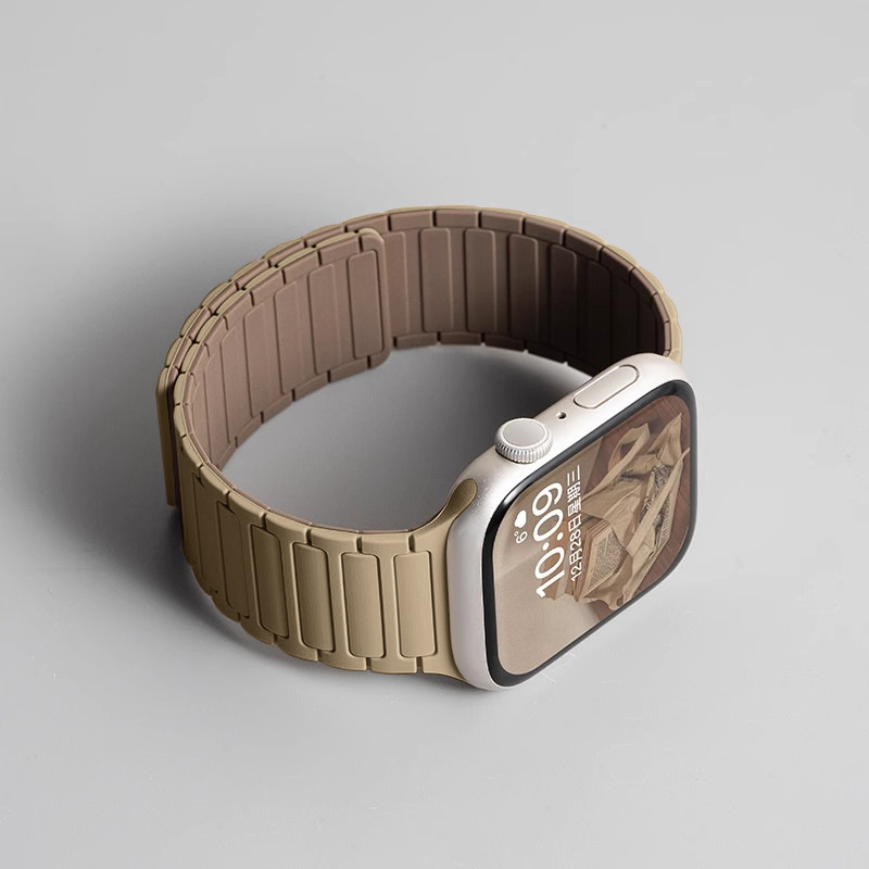 초콜릿을 곁들인 밀크티