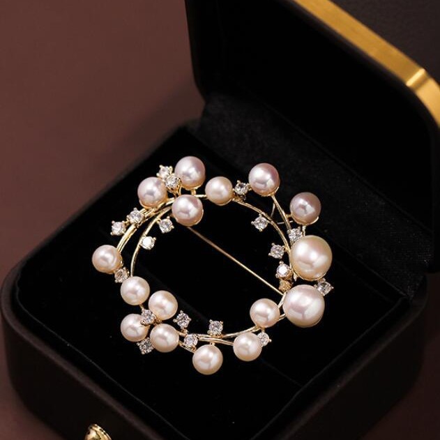 Metal high-end brooch pearl lapel pin
