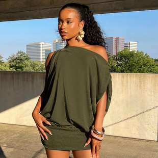 ��ʽ�L����Ů��һ�ּ�o�������������B��ȹ���|�Ը�ͨ�ڰ��ζ�ȹ