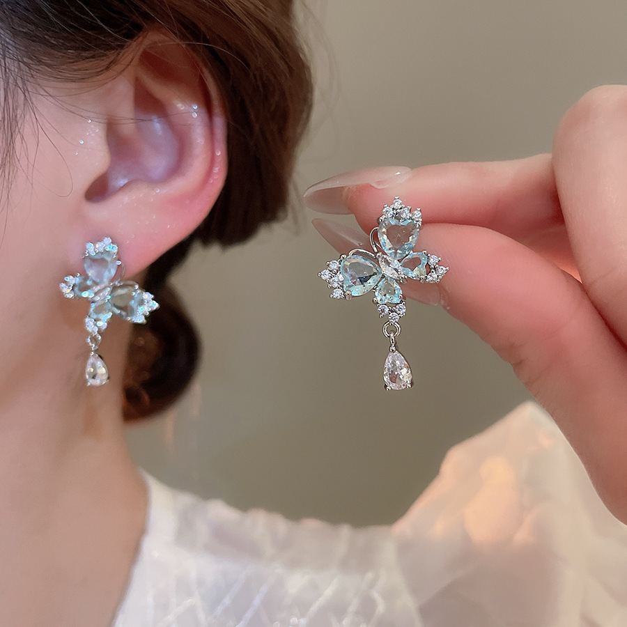 Pendientes de flor de cristal de aguja de plata, cuentas de arroz de cristal, pendientes azules, pendientes de estilo de vacaciones frescas, pendientes de lujo ligero, de alta calidad, mujeres