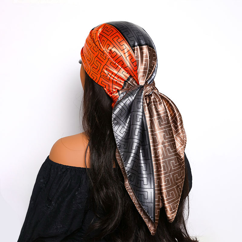 Foulard in seta geometrico grande quadrato hijab sciarpa donna_voghion.com