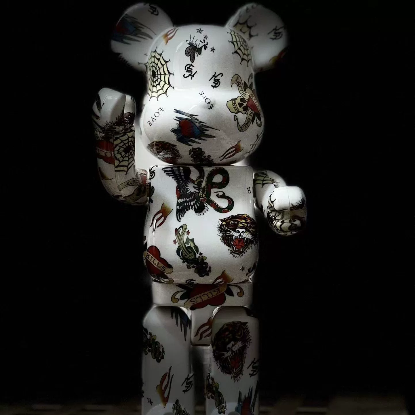 Bearbrick Violent Bear 1000%Plating Tide Playing Bear Hand -Office Toys Home Locker Ladder Van Gogh Qianqiu