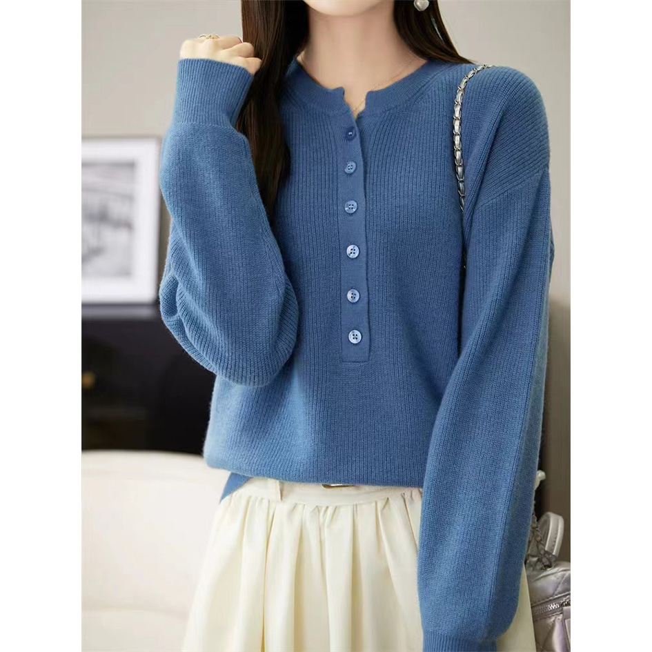 Autumn solid sweater with a round collar