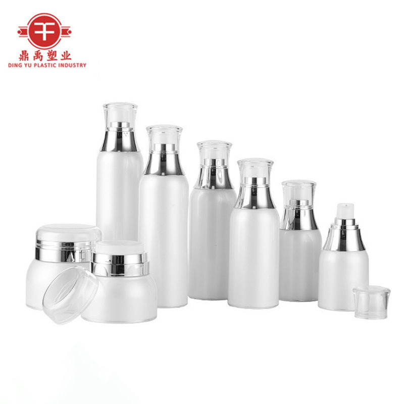 供应可批发化妆品套装 按压式乳液分装瓶  外出方便携带真空瓶