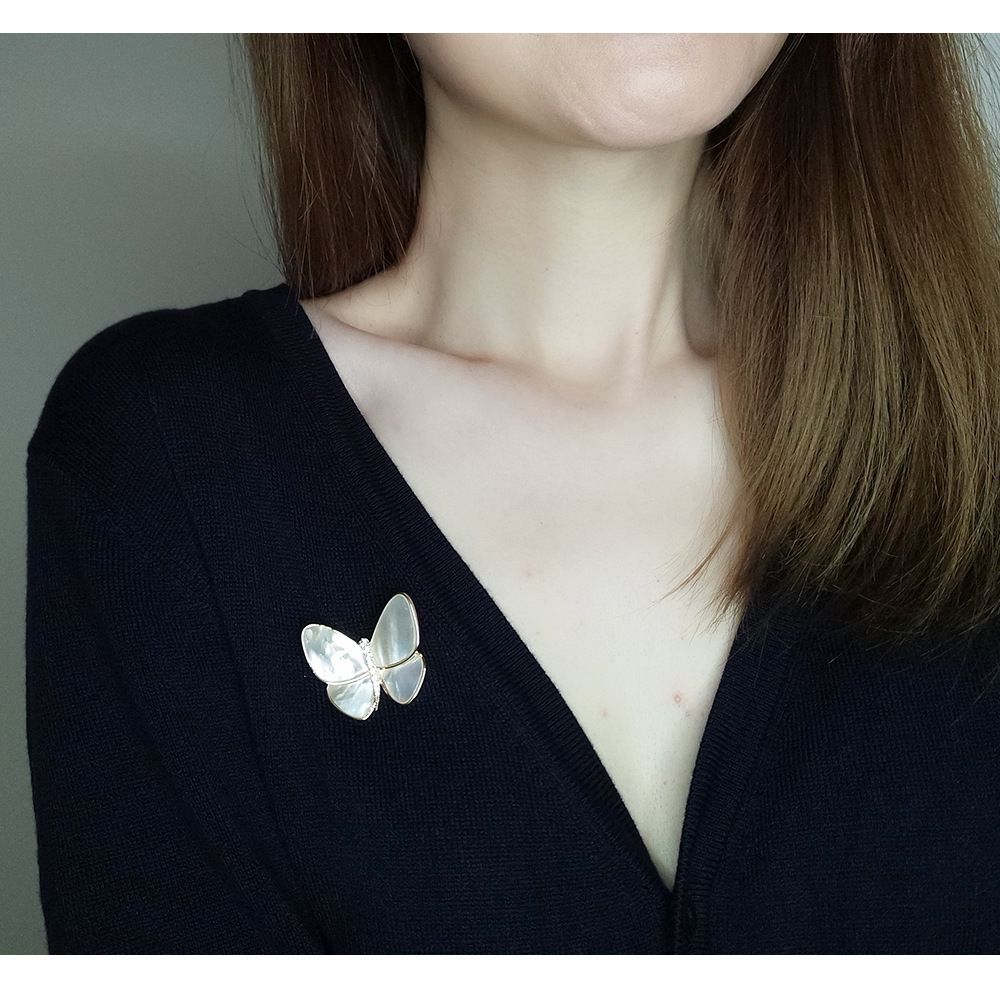 Conchas naturales mariposa universal broche de taladro temperamento femenino minimalista accesorios de pin de moda anti-luz dulce pecho de cobre