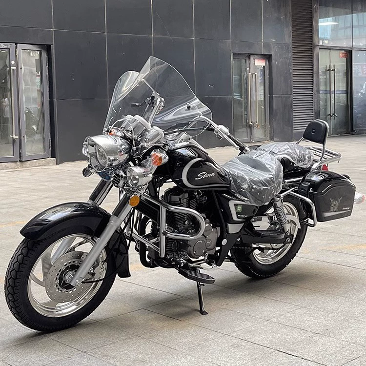 Круизер-мотоцикл Qianjiang Storm Prince 150cc, американский ретро стиль, ветровое стекло и багажник
