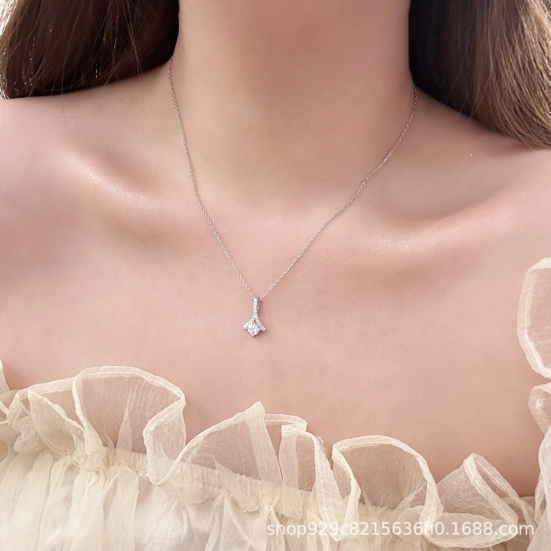 Moissanite S925 Sterling Silver Necklace for Women, Light Luxury and High-End Feel, One Carat, Factory Live Broadcast, Cross-Border Wholesale and Dropshipping