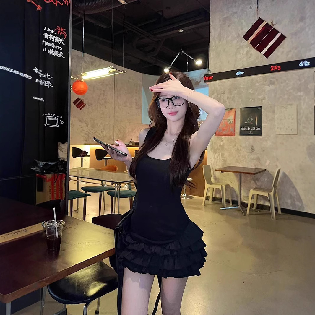 섹시한 흰색 슬링 원피스 여름 새로운 러플 디자인 바느질 슬림 발레 스타일 짧은 치마
