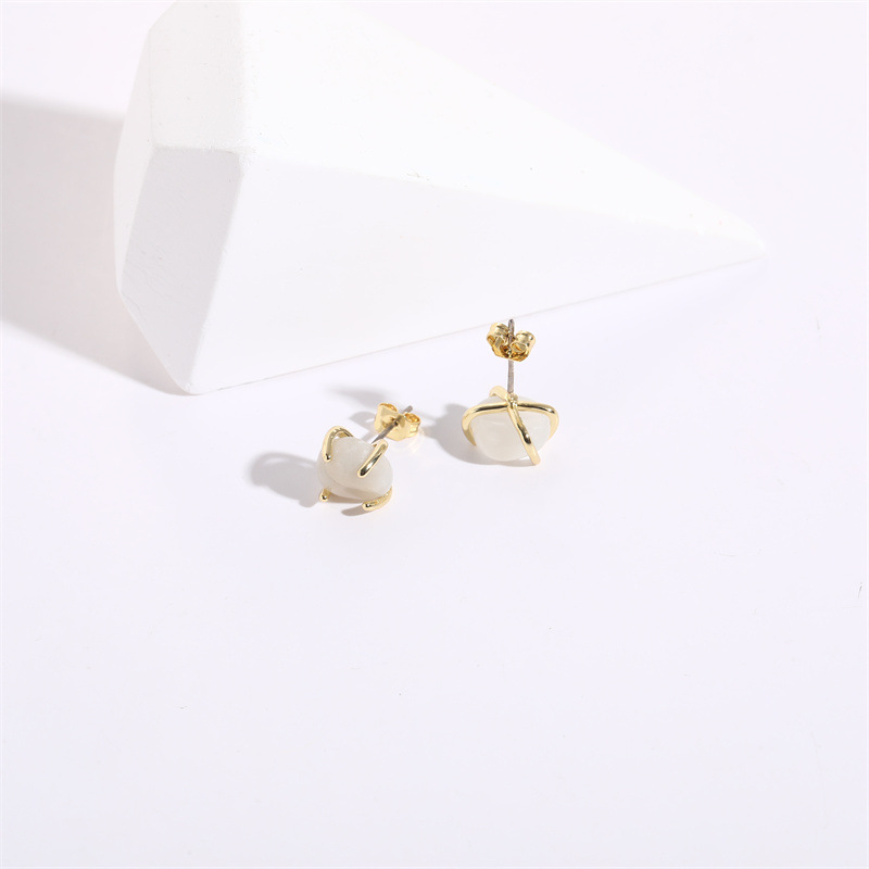 Simple Style Round Copper Gold Plated Opal Ear Studs 1 Pair