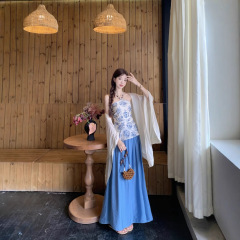 新しい中国風の薄いショールトップホルターネック花柄ベストスカート女性のための 2025 夏の新しいファッションスーツトレンド