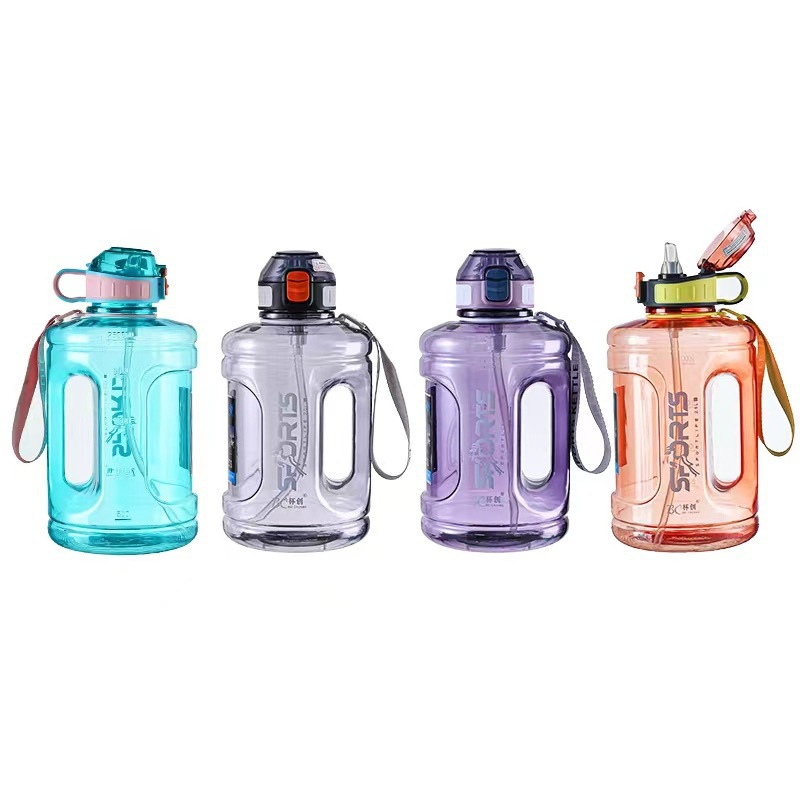 Taza de agua portátil de alta capacidad de taza de agua deportiva para hombres y mujeres taza de espacio de plástico de paja