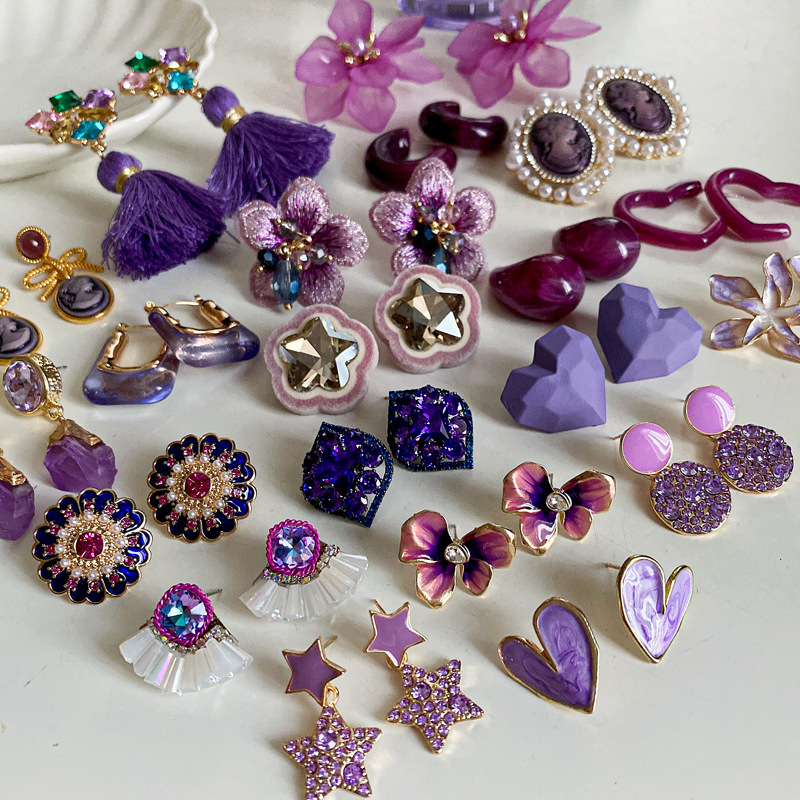 Wholesale Jewelry Retro Heart Shape Alloy Rhinestones Inlay Drop Earrings display picture 2