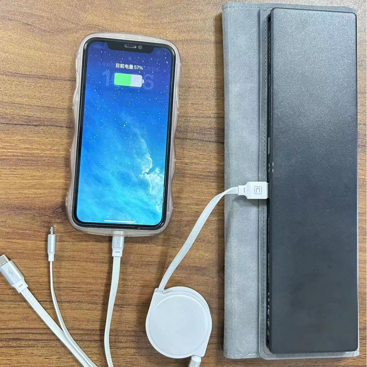 新款户外移动电源太阳能电池充电板折叠包太阳能充电器手机充电宝