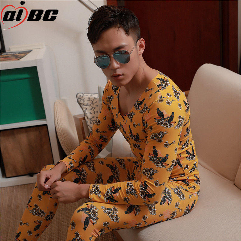 Men's Seamless Thermal Underwear Set for Autumn and Winter, Fashionable Base Layer, Essential for Autumn and Winter