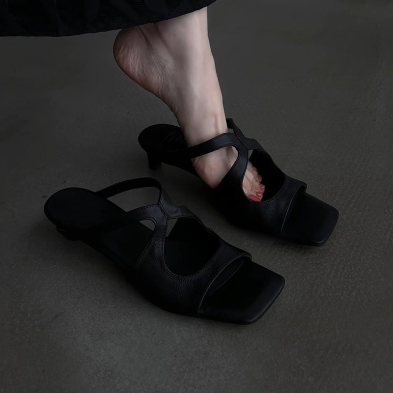 Super Soft Sheepskin Square-Toe High-Heeled Sandals for Women, Summer Outdoor Wear, Cross-Strap Open-Toe Simple Hollow-Out Roman Sandals Super Soft Sheepskin Square-Toe High-Heeled Sandals for Women, Summer Outdoor Wear, Cross-Strap Open-Toe Simple Hollow-Out Roman Sandals