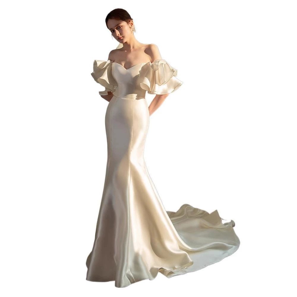 Retro elegant wedding dress, "fish tail" cut, simple cut