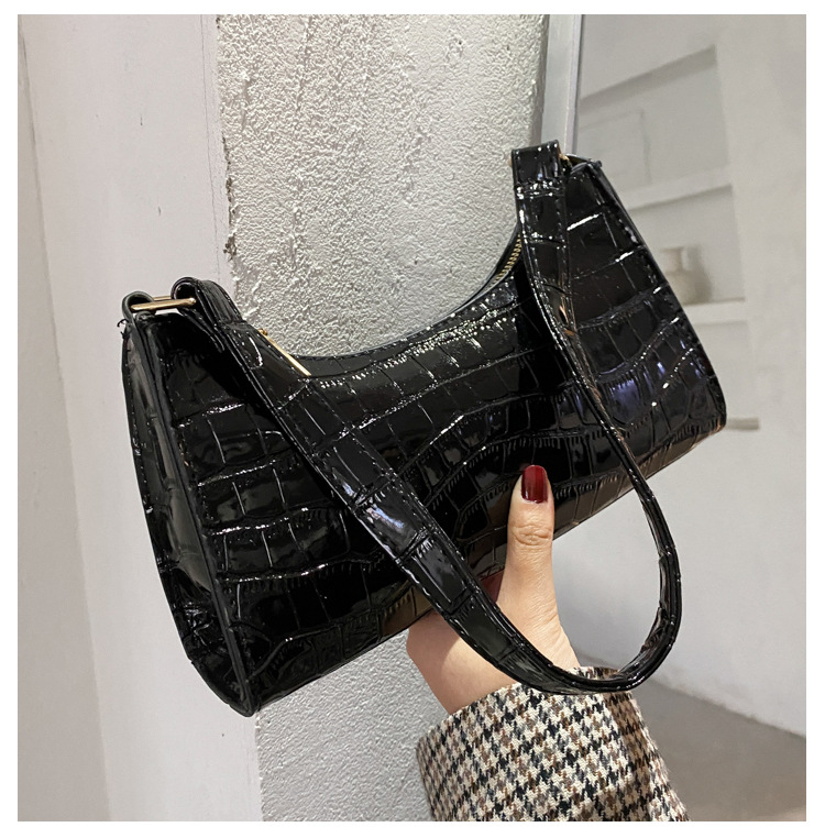 Women's Small Pu Leather Fashion Underarm Bag display picture 3