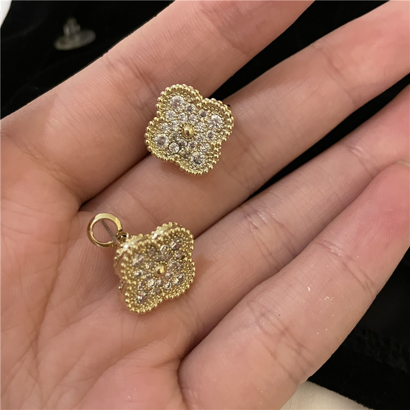 Korean style Cshaped gold plated fourpetal flower microinlaid earringspicture7