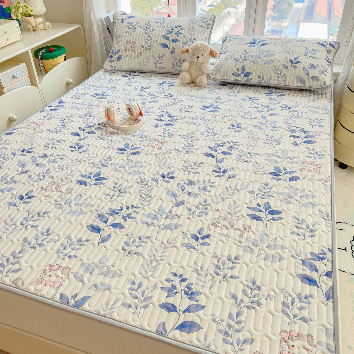 Комплект из трех предметов: охлаждающий матрас из ледяного шелка и латекса класса А для мам и младенцев, летний, для детских и студенческих общежитий, односпальный, для кондиционированных помещений.